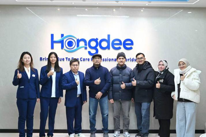 Strengthening Global Ties: Malaysian Ophthalmic Expert Dr. Rosli Visits Hongdee Headquarters in Beijing